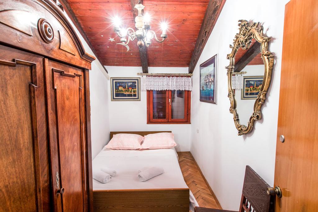 Royal Antique Apartment Сплит Екстериор снимка